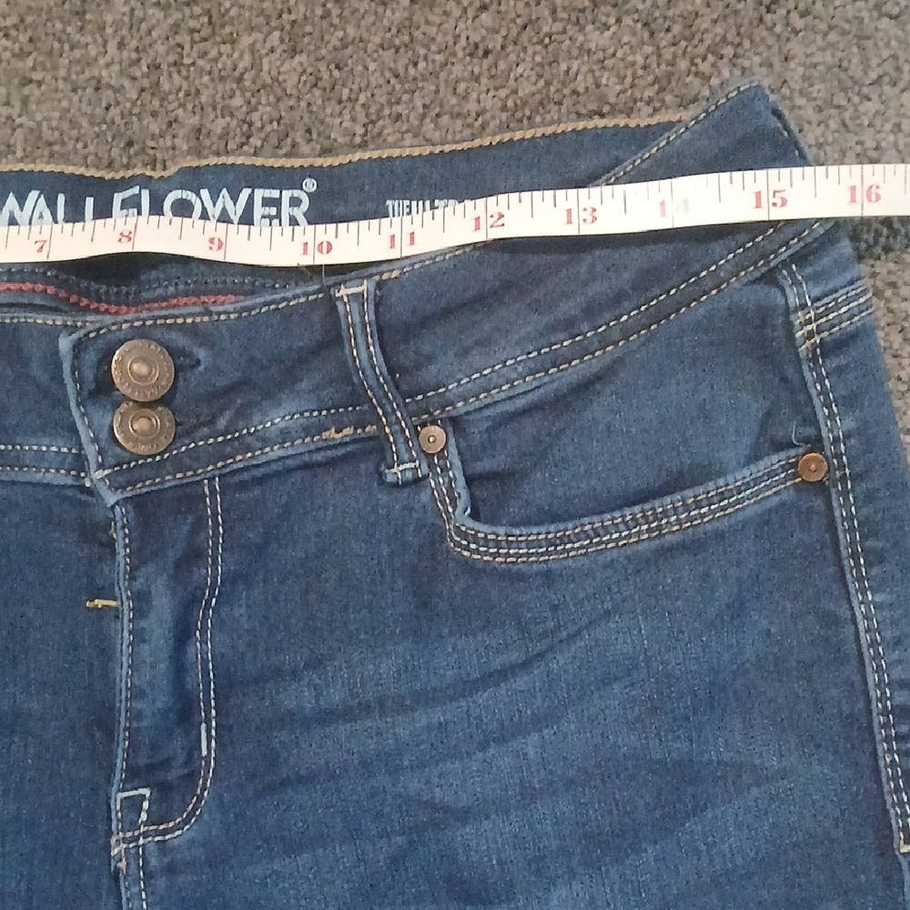 Wallflower Size 13 Reg Women's Classic Blue Skinny Jeans - Picture 2 of 9